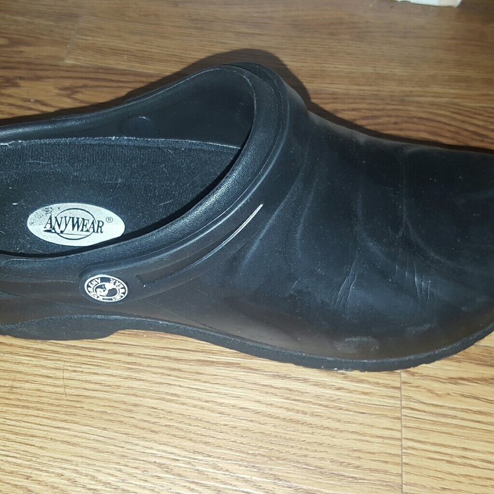 Nursing clogs